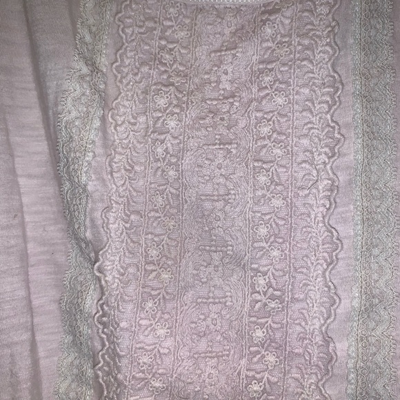 Light pink tank top with beautiful flower design - Picture 4 of 5